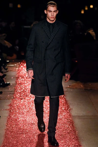 Look 4